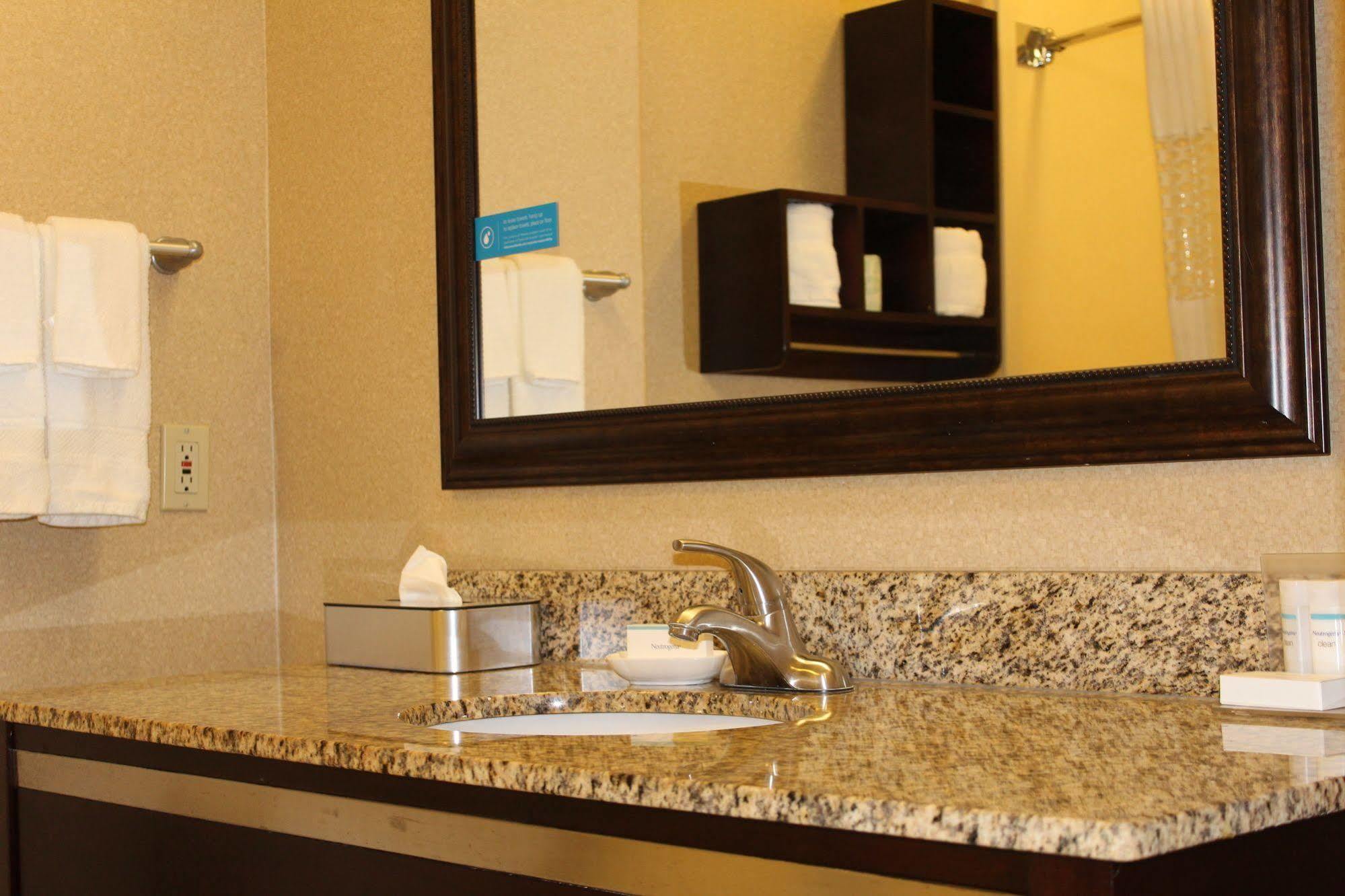 Hampton Inn & Suites Houston-Cypress Station Westfield Eksteriør bilde